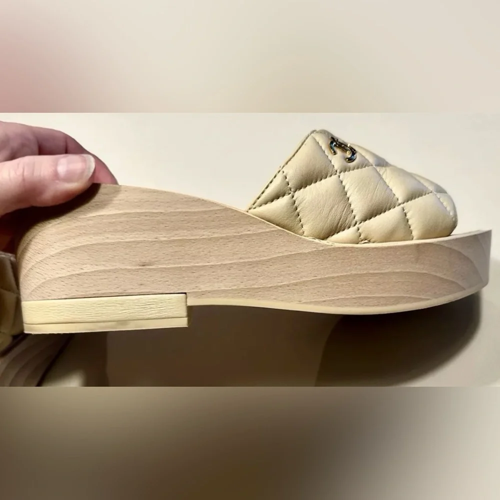 CHANEL BEIGE LEATHER WEDGE MULE SANDALS SZ 3️⃣8️⃣  EXCELLENT CONDITION. FULL SET
